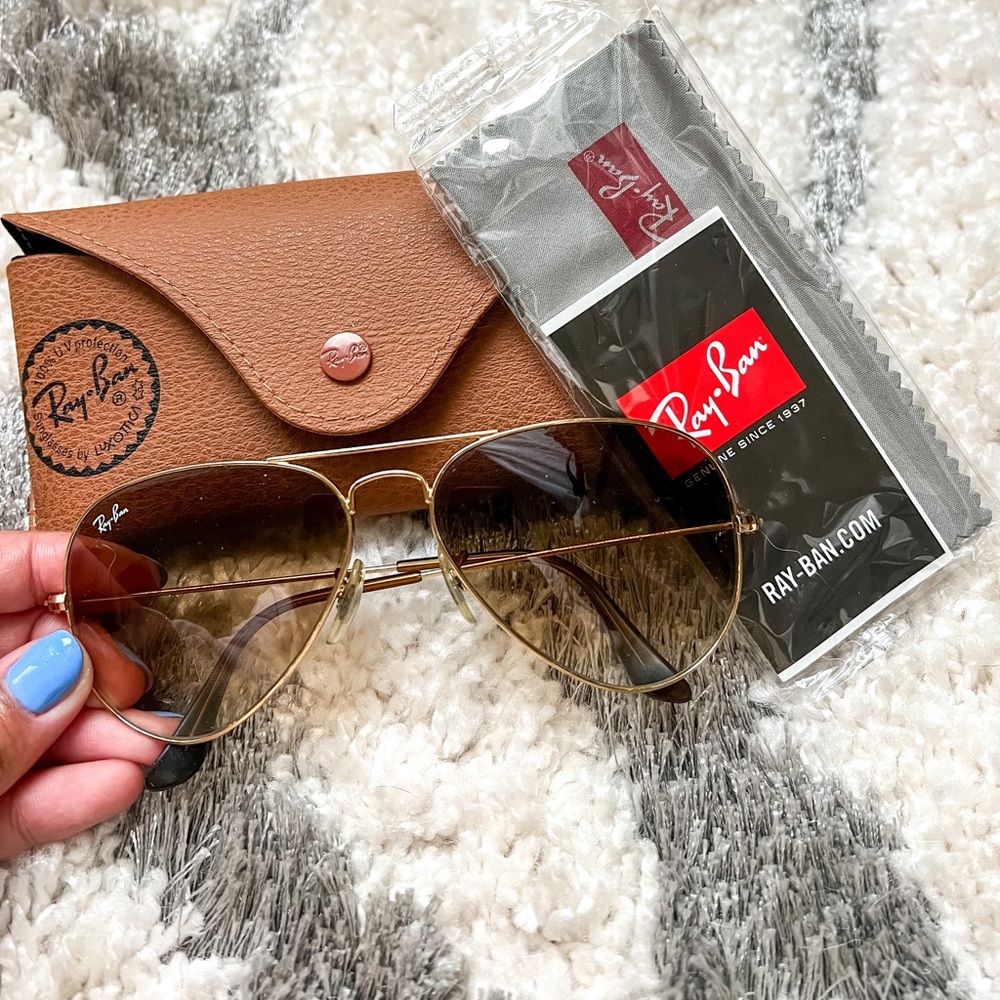 Raybans aviator